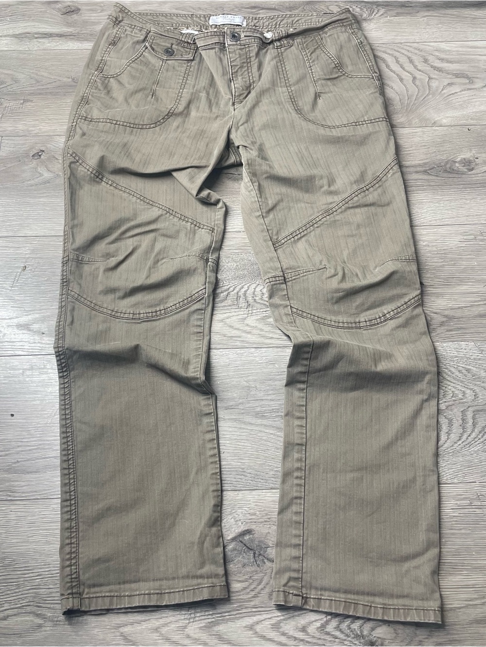 Straight-Leg Women’s Jeans in Olive Green